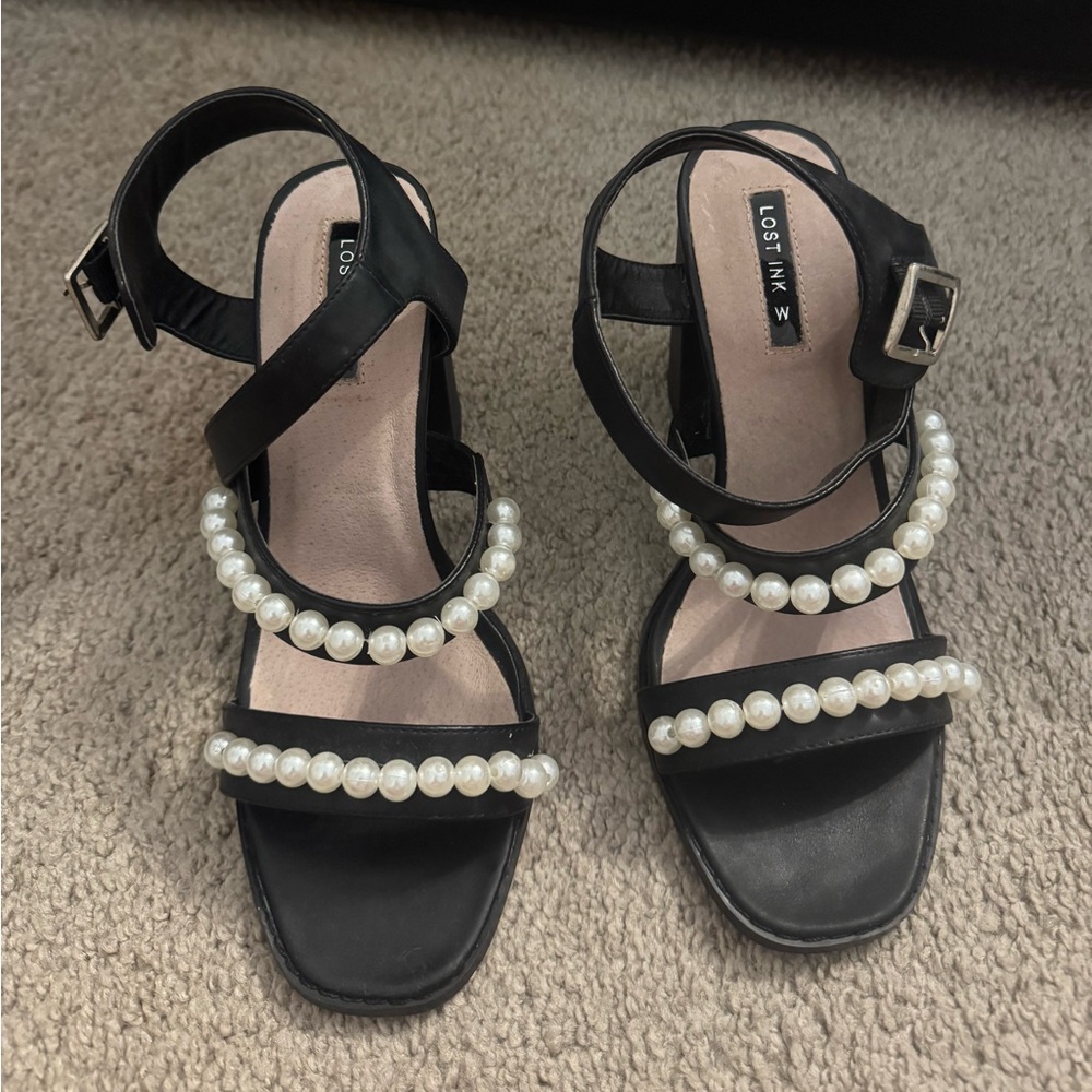Black Pearl Heels Size 39 ( 8.5)